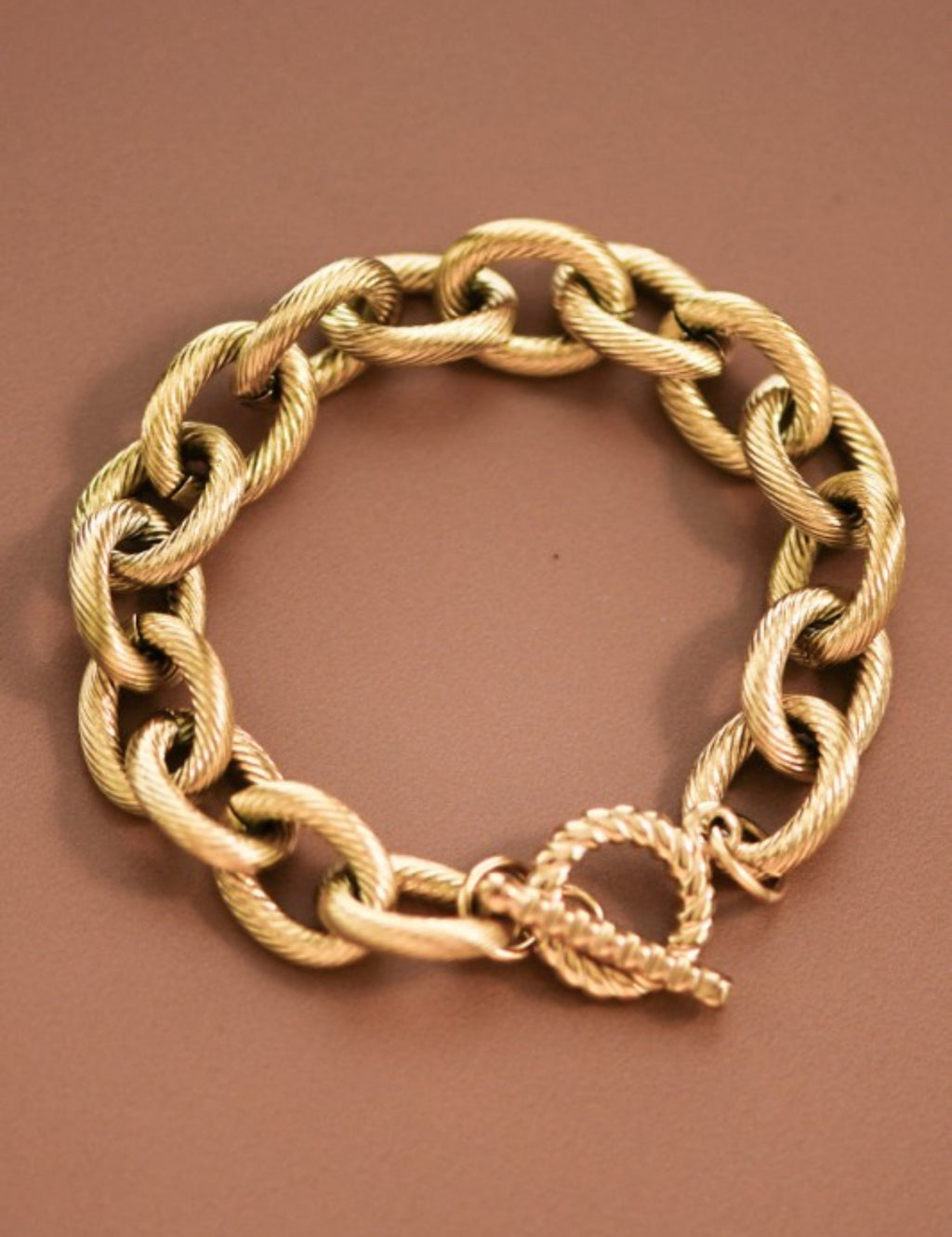 The Aviana Gold 18K Chunky Chain Link Bracelet