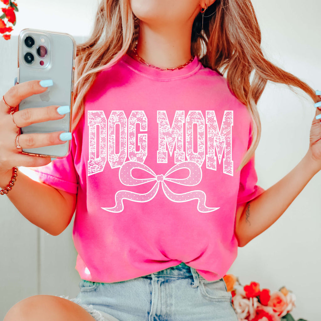 Dog Mom Pink Unisex T Shirt