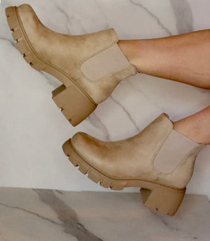 The Infinity Essential Nude Chunky Lug Boots